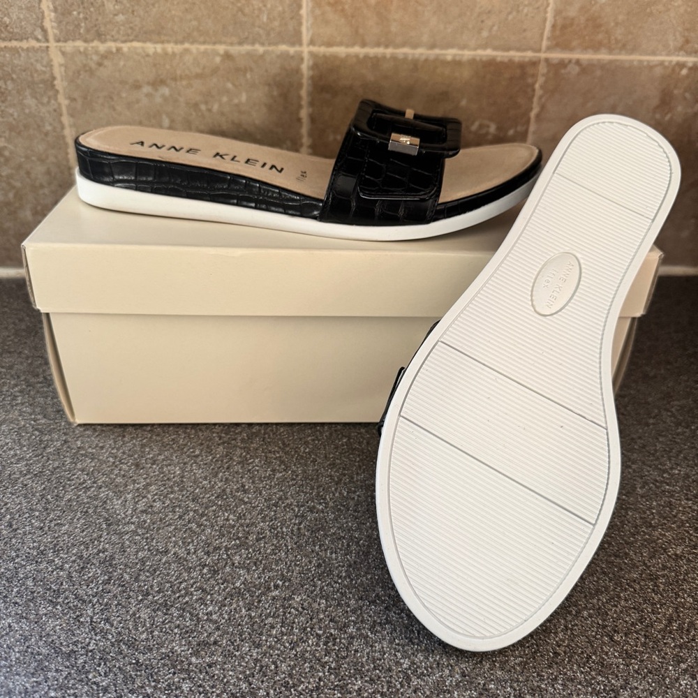 🆕 NWT Anne Klein Akshanna Slides - Black - Size 7 - Picture 2 of 4